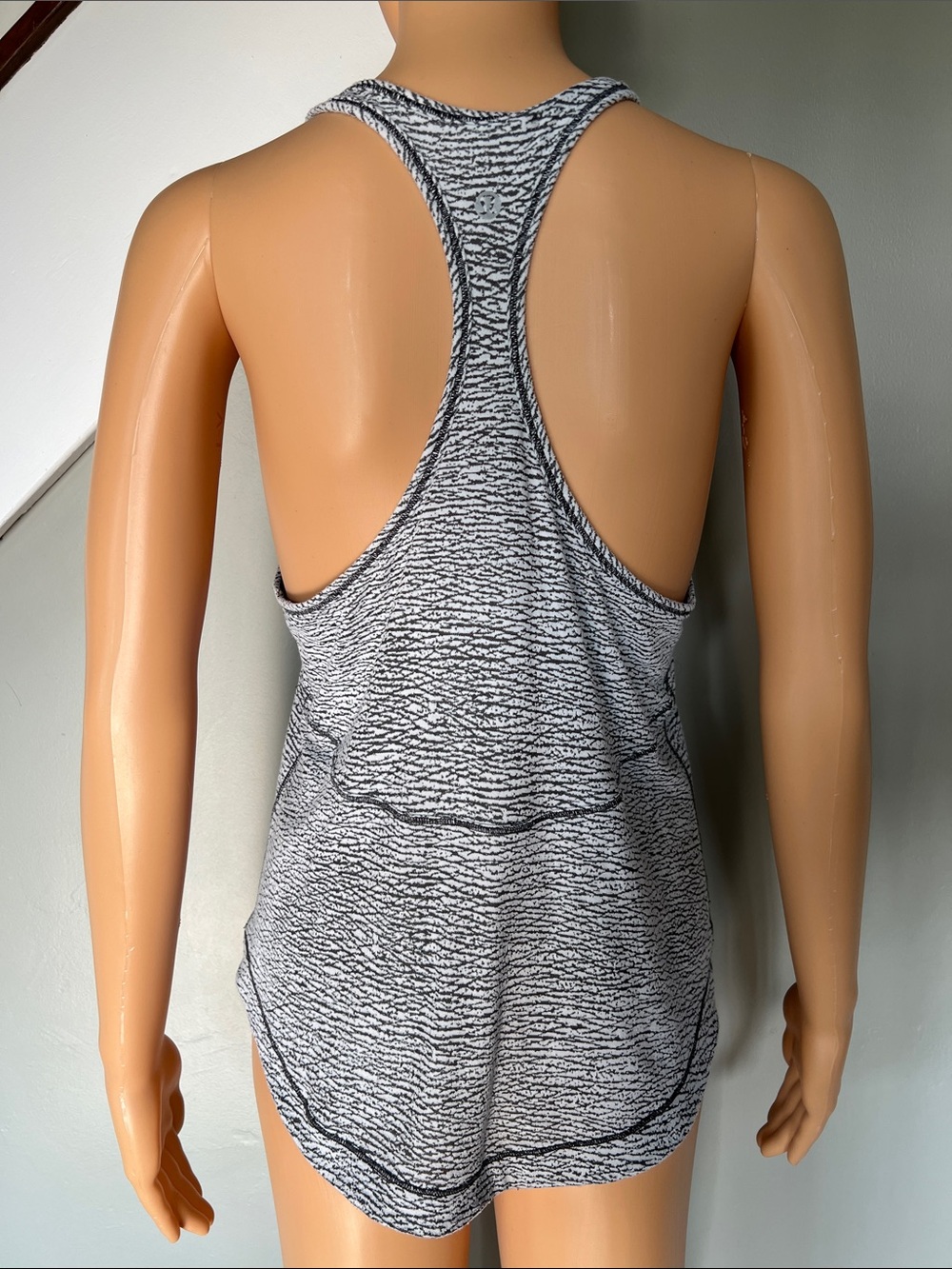 Lululemon Gray Textured Racerback Tank Top - Picture 3 of 4